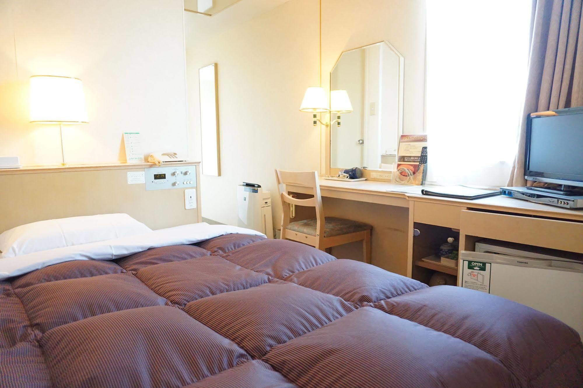 Hakata Nakasu Washington Plaza 3*